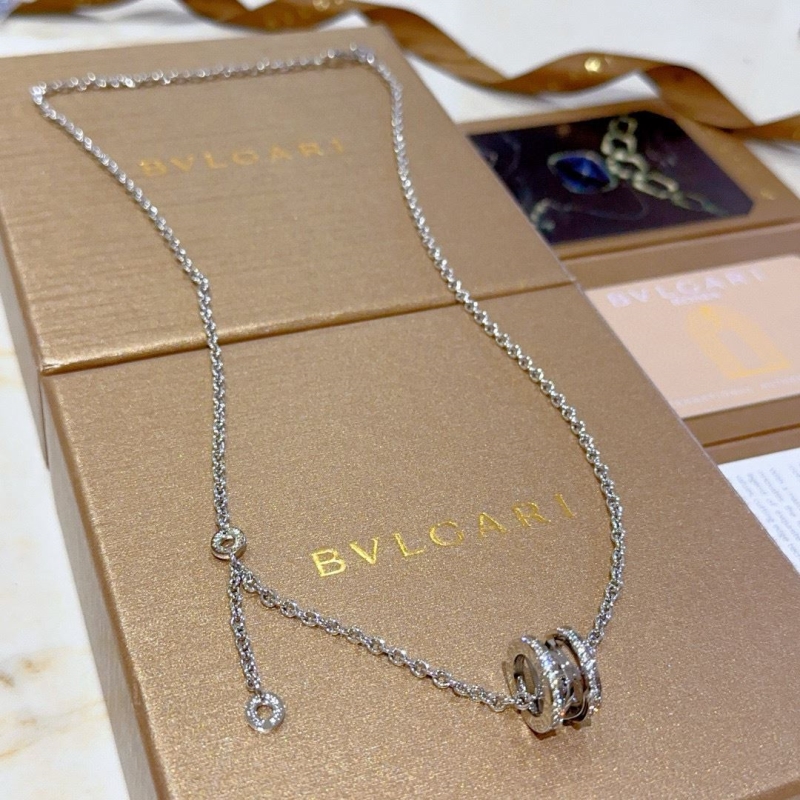 Bv1g*ai necklaces